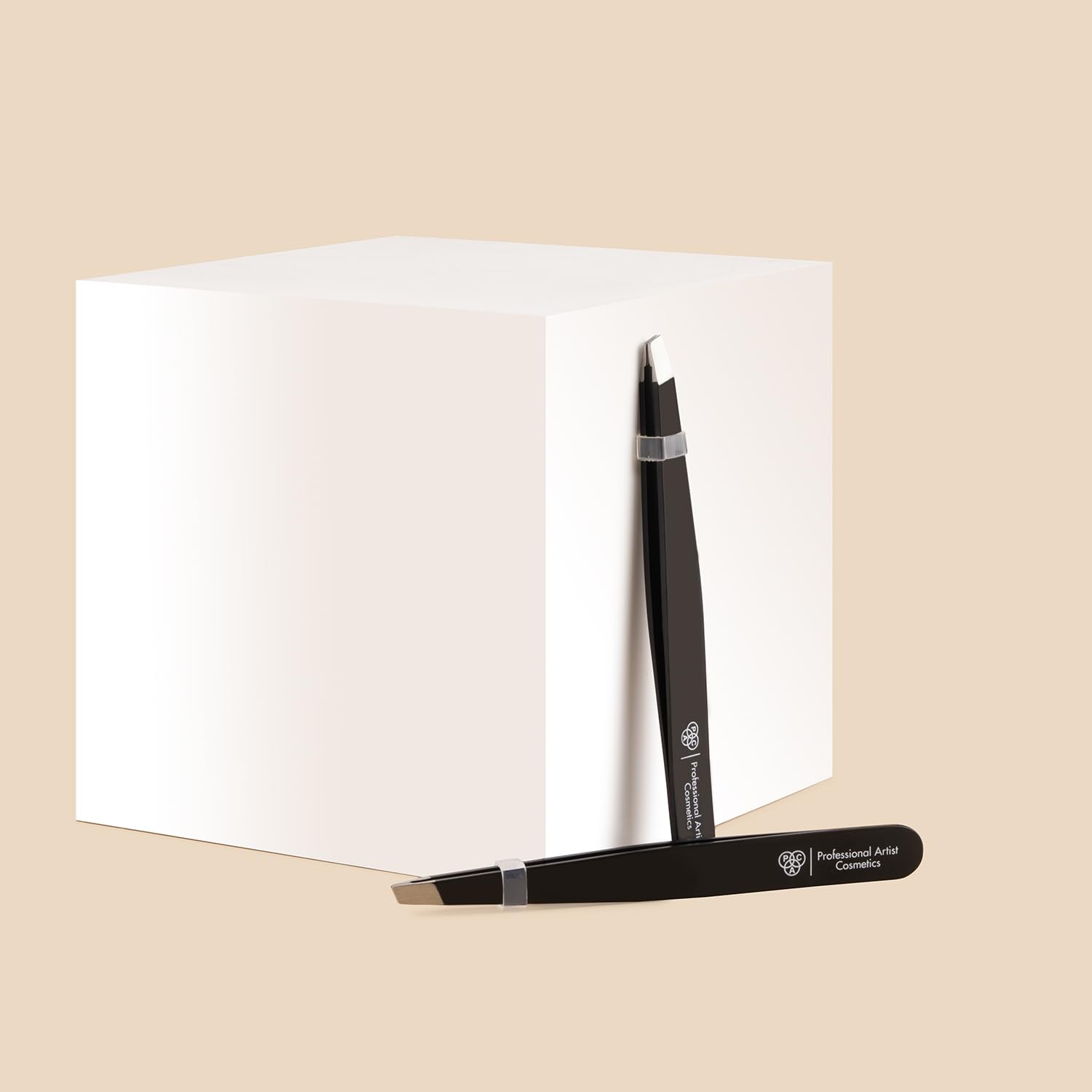 Pince à épiler PAC Smart pour les sourcils 100% acier inoxydable, pointe plate noire - 1 pièce