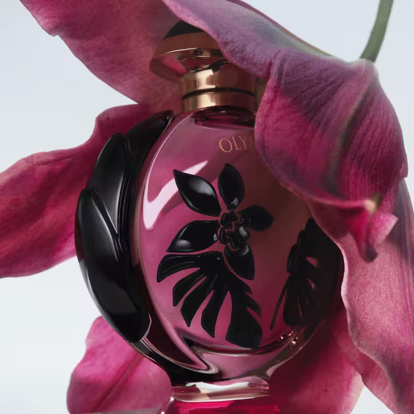 Rabanne Olympea Flora Eau de Parfum Intense closeup